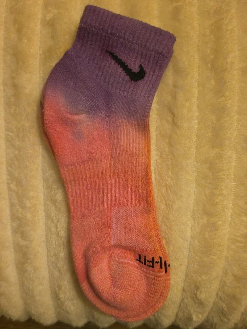 4 Nike Tie-Dye Low-Cut Socks — Purple, Pink, Blue, Brown